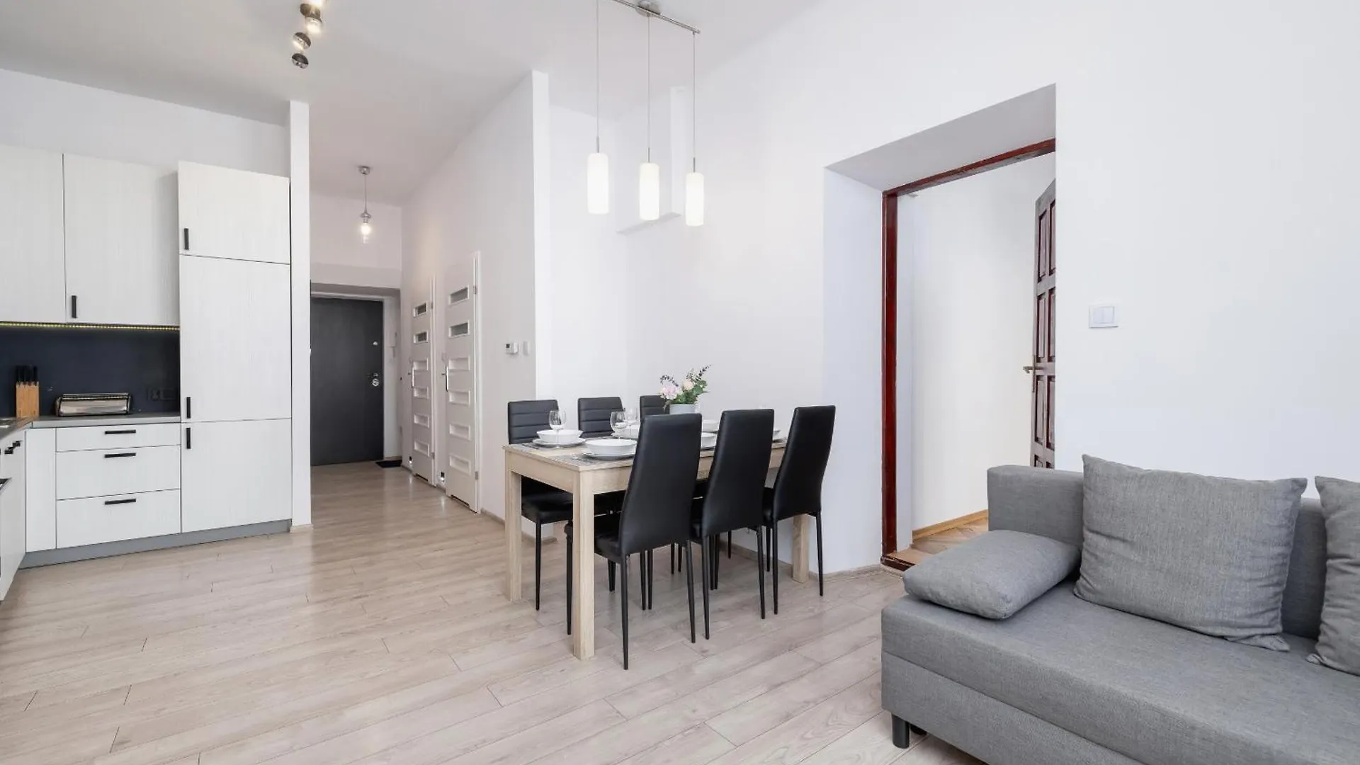 Spacious, 2 Bedrooms Apartment Cracow City Centre By Noclegi Renters Krakow Poland