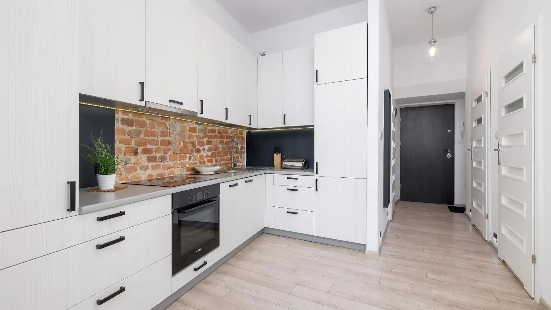 Spacious, 2 Bedrooms Apartment Cracow City Centre By Noclegi Renters Krakow