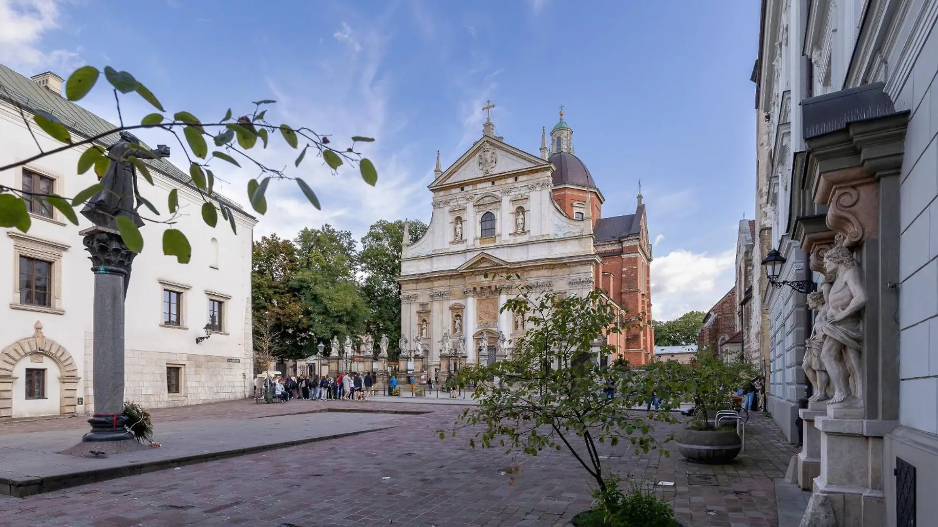 Spacious, 2 Bedrooms Apartment Cracow City Centre By Noclegi Renters Krakow